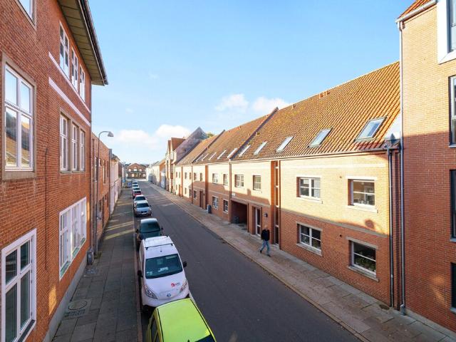 Lækker lejlighed med 2 vær