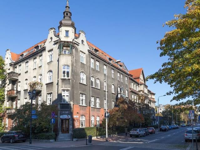Śląskie, Katowice, Henryka Dąbrowskiego