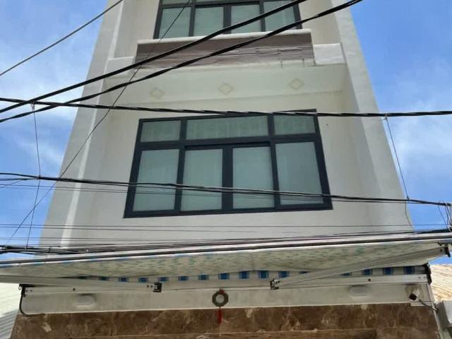 Lý Thường Kiệt Hải Châu, sát toà nhà quả bắp, trung tâm Hành Chính Thành Phố. Nhà 4 tầng thông