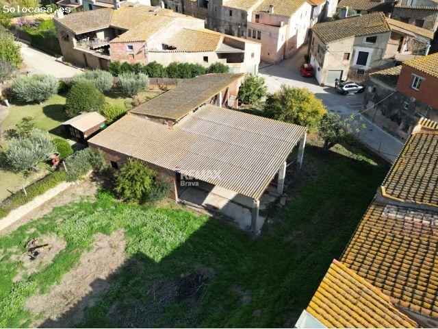 La Tallada d’Empordà | Oportunidad única: amplio terreno en zona residencial tranquila