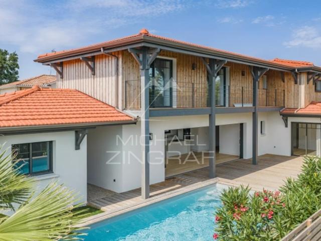 LA TESTE DE BUCH PROCHE COMMERCES VILLA DE 6 PIÈCES AVEC PISCINE