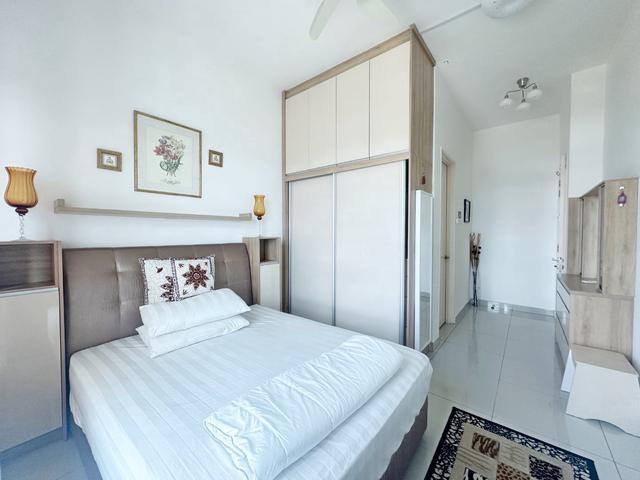 La Thea Residence 16 Sierra Move in condition 2 rooms 787sf