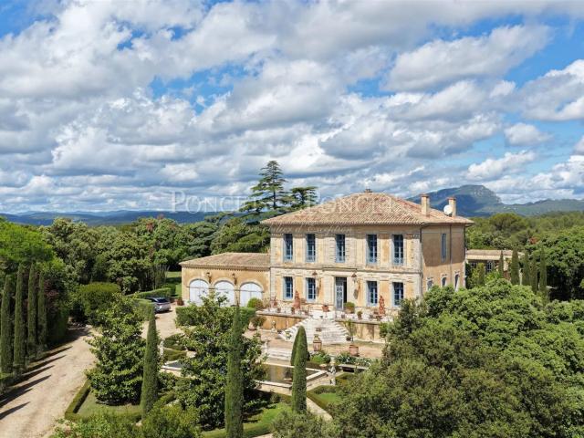 Majestueuse propriété de 390 m² à Assas avec piscine 390m² Montpellier