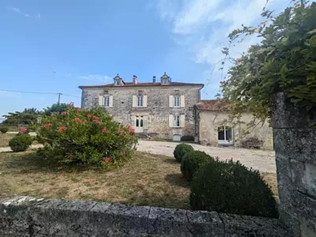La Tour Blanche Cercles 24320 Achat / Vente maison 12 pièces t12