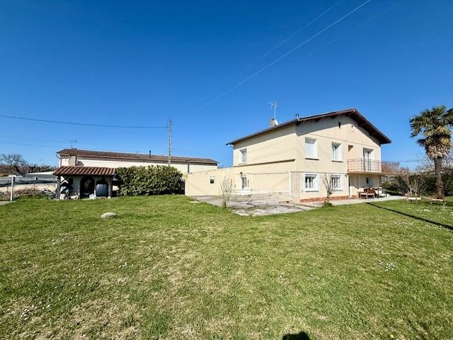 LA TOUR DU CRIEU: MAISON DE TYPE 6 A VENDRE DE 150 M2 SUR UNE PARCELLE DE 1061 M2