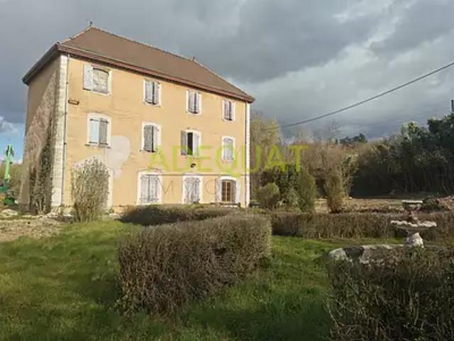 La Tour du Pin 38110 Achat / Vente appartement 1 pièce t1 au dernier étage