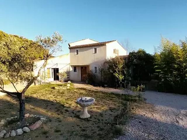 La Tour d'Aigues 84240 Achat / Vente maison 7 pièces t7 piscine jardin