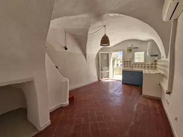 La Tour d'Aigues 84240 Location maison 2 pièces t2 terrasse
