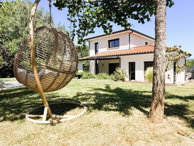 LA TOUR DE SALVAGNY, maison à vendre, 5 pièces, 118 m²