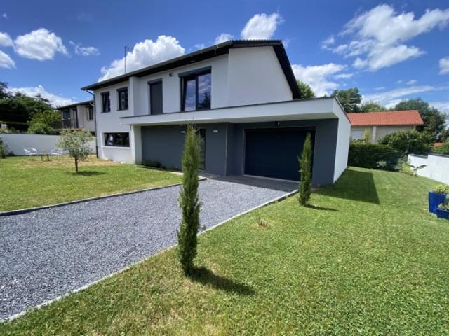 LA TOUR DE SALVAGNY, maison à vendre, 5 pièces, 175 m²