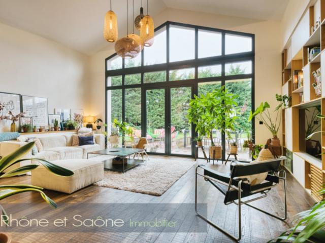 LA TOUR DE SALVAGNY, maison à vendre, 5 pièces, 203 m²