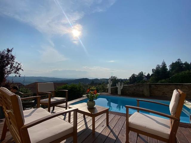 LA TOUR EN JAREZ MAISON ATYPIQUE DE 140m² piscine vue imprenable