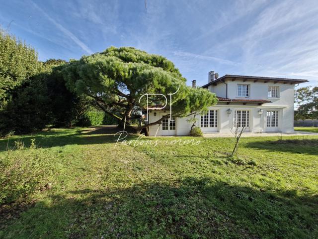 La Tremblade Maison familiale de 220 m2 avec grand jardin arboré