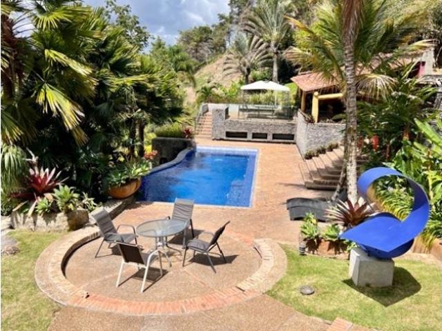 Vendo casa 1080m2 La Trinidad 9250