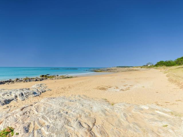 LA TURBALLE PLAGES ET CRIQUES A 4 MINUTES A PIED – VILLA PLAIN PIED 4 Chambres & 1 Dortoir – Jardin AU CALME, clos sans vis à vis Rénovation moderne et chaleureuse