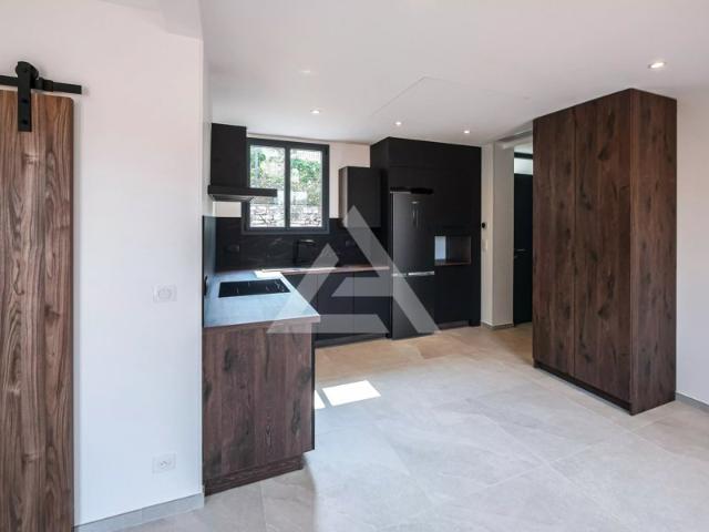 LA TURBIE 2 PIECES VIDE GARAGE