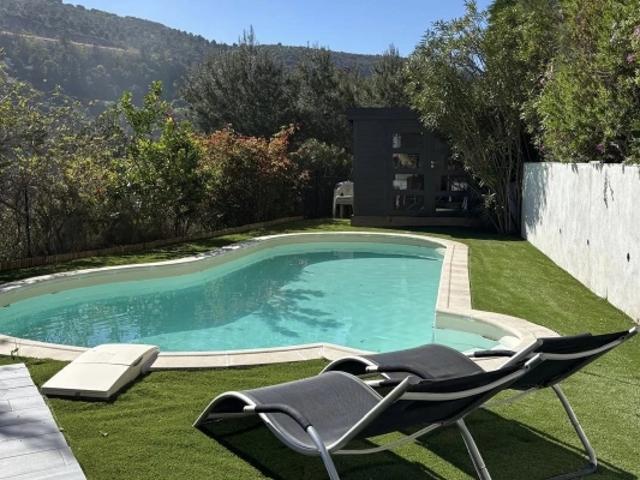 LA TURBIE AUX PORTES DE MONACO VILLA CONTEMPORAINE DANS UN ÉCRIN DE VERDURE