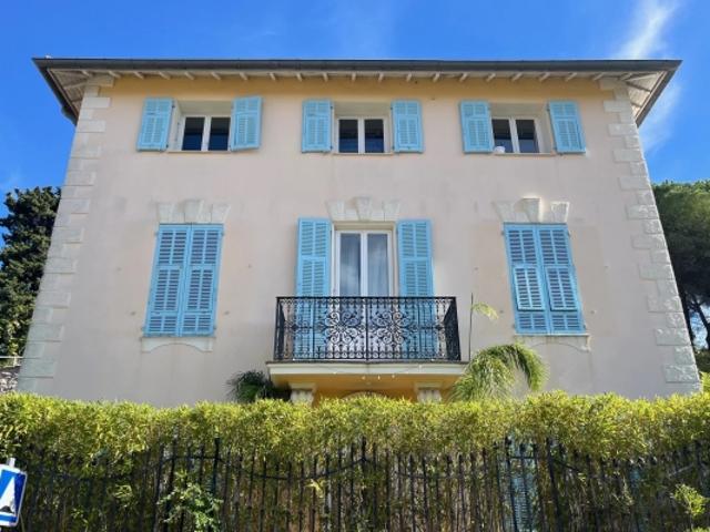 LA TURBIE MAGNIFIQUE MAISON BOURGEOISE PLUS ANNEXE MAISON EN PIERRES APPARTENTES, DOUBLE GARAGE