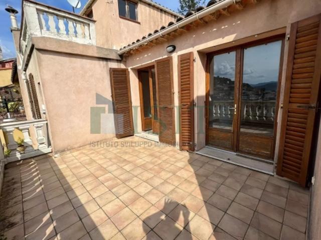 LA TURBIE, Maison de ville à rénover, avec vue époustouflante