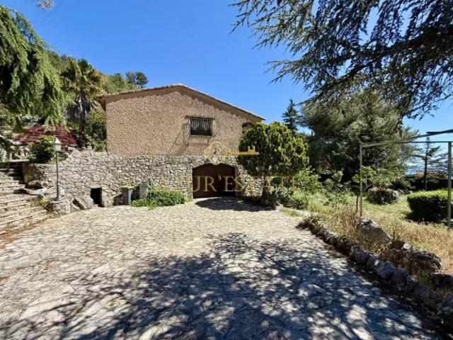LA TURBIE: MAISON PROVENÇALE 5 PIÈCES