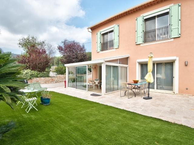LA TURBIE MAISON RECENTE DE 103M² A VENDRE JARDIN DE 500M² NOMBREUSES PLACES DE STATIONNEMENT LUMINEUSE QUARTIER RESIDENTIEL