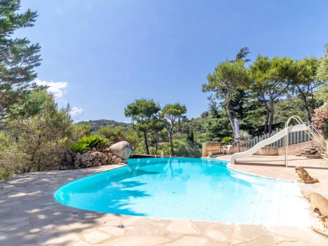 LA TURBIE SUPERBE VILLA FAMILIALE 6 CHAMBRES PROCHE DE MONACO
