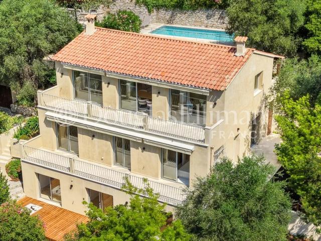 LA TURBIE Villa avec piscine et vue mer proche Monaco