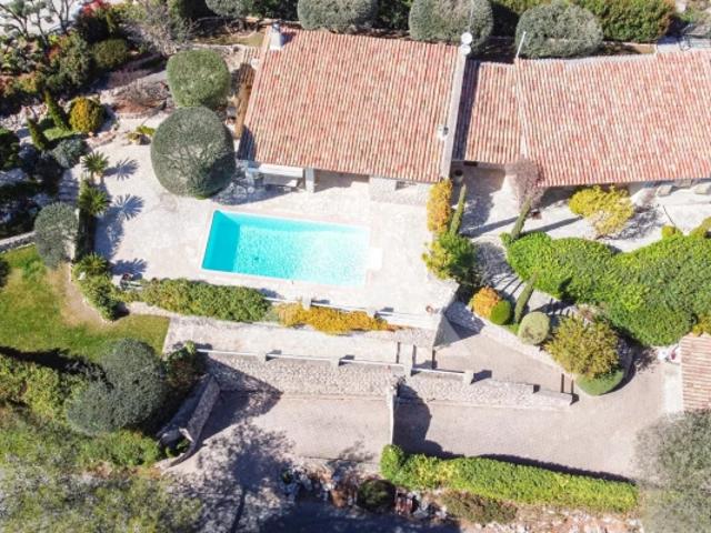 LA TURBIE VILLA AVEC PISCINE VUE MER