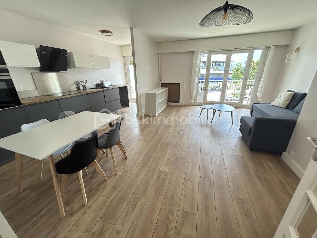 La Varenne St Hilaire Location Appartement 94