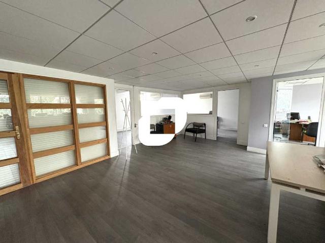 Vente bureaux Lyon 3 Proche métro B, tramway T1 et gare Part Dieu