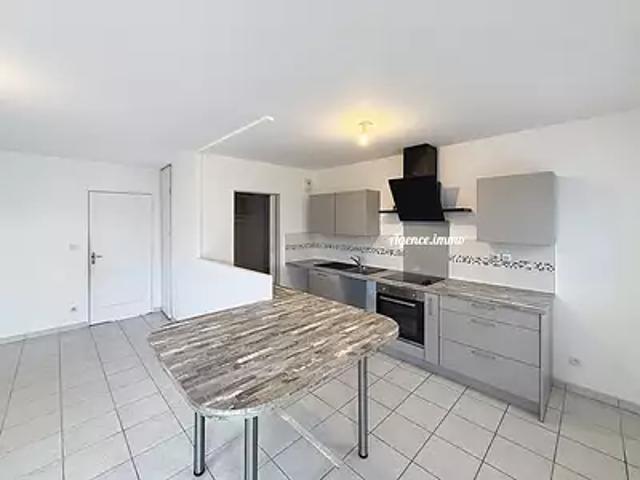 La Ville aux Dames 37700 Achat / Vente appartement 3 pièces t3 terrasse parking