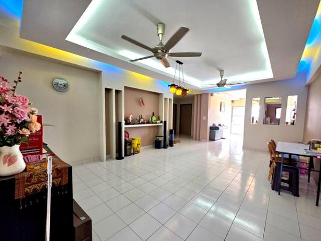La Vista Condominium 4 Bedrooms Partially Furnished Puchong