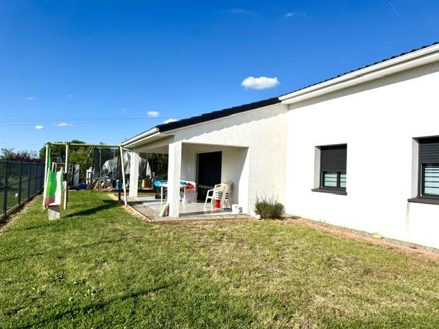 LA BASTIDE DE LORDAT: MAISON RECENTE A VENDRE DE TYPE 4 DE 97 M2 AVEC GRAND GARAGE SUR UNE PARCELLE DE 641 M