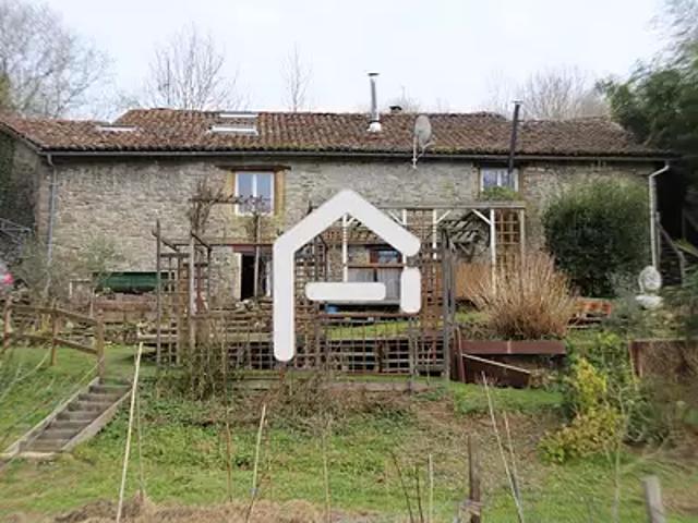 La Bastide de Sérou 09240 Achat / Vente maison 7 pièces t7 au dernier étage parking