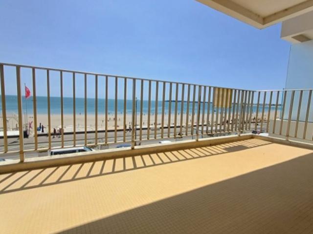 La Baule, FACE MER, De Gaulle Marché, superbe appartement rénové de 79 m² avec cave et place de parking en sous sol