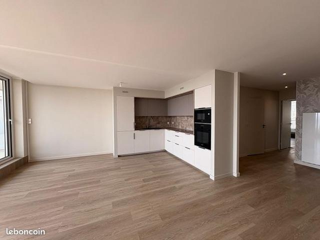 La Baule, Face Mer, superbe 3 pièces rénové de 79,29 m² avec cave et garage