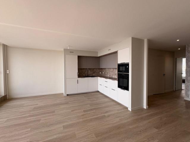 La Baule, Face Mer, superbe 3 pièces rénové de 79,29 m² avec cave et garage