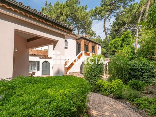 La baule les pins: magnifique villa bauloise de caractere