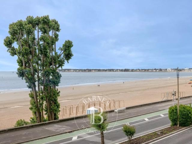 LA BAULE QUARTIER DES OISEAUX Appartement face à la mer