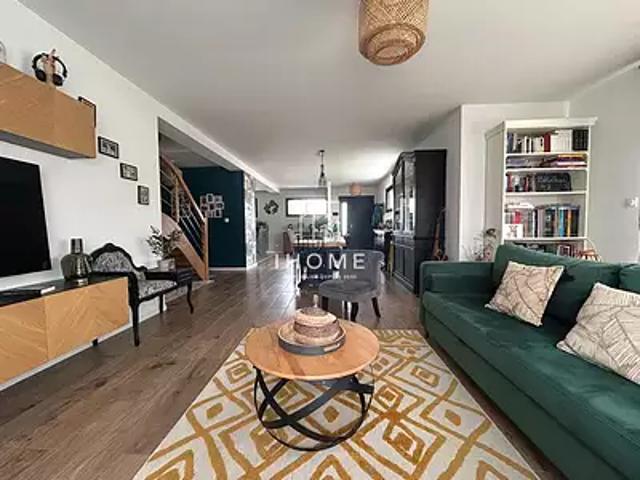 La Bazoge 72650 Achat / Vente maison 8 pièces t8 au dernier étage