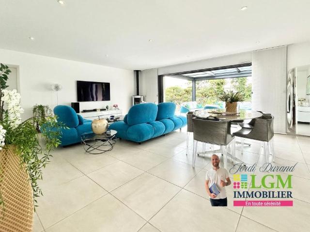 La Boissière Des Landes – Propriété Contemporaine Aux Presta. 136m² La Boissière des Landes