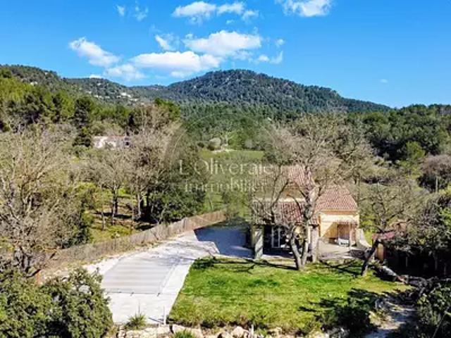 La Bouilladisse 13720 Achat / Vente maison 5 pièces t5 au dernier étage piscine