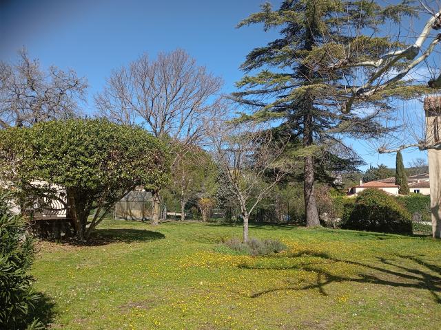 La BOUILLADISSE, terrain de 220m2