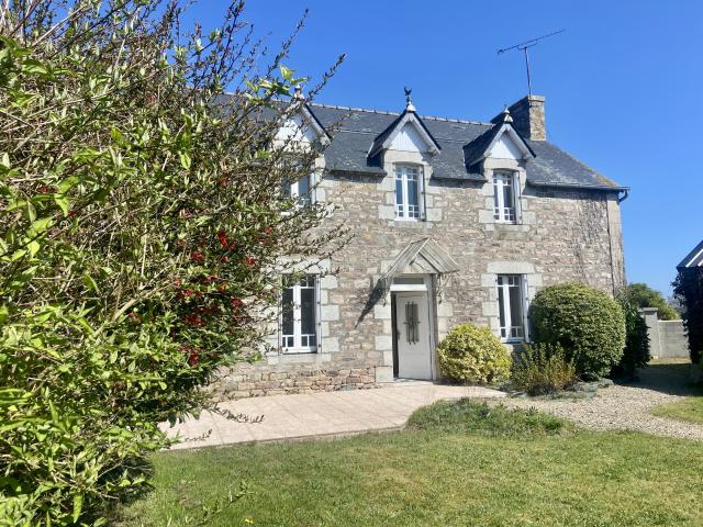 LA BOUILLIE attrayante maison en pierres