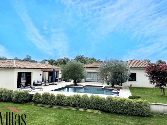 La Brède Superbe Villa Familiale 212 m2 avec dépendance de