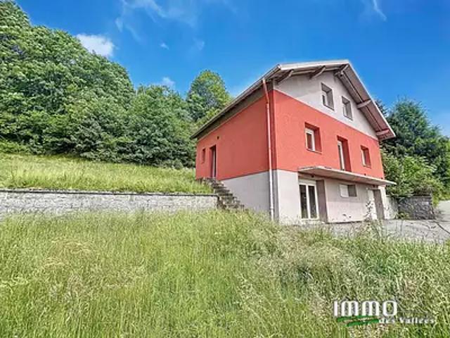 La Bresse 88250 Achat / Vente maison 4 pièces t4 au dernier étage cave
