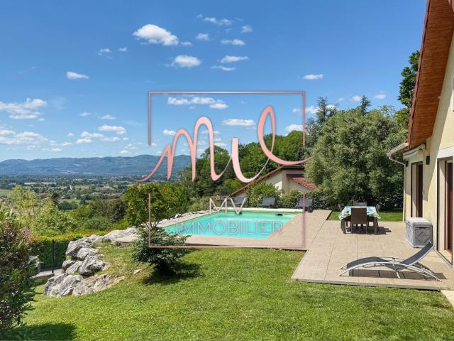LA BUISSE, Villa de 138 m2 avec piscine et garage