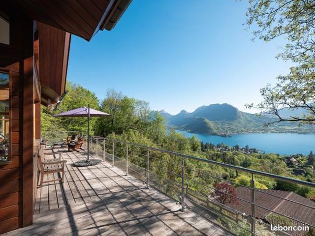 La Canopée, chalet d'architecte surplombant le lac d'Annecy