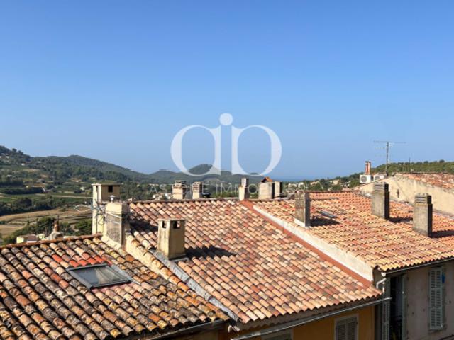 LA CADIÈRE D'AZUR Au coeur du village, superbe appartement