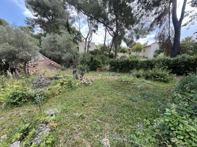 LA CADIERE D'AZUR Terrain 250m2 Villa T4 de 98m2